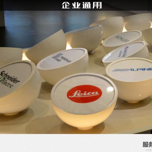 HTML5黑色响应式展台设计织梦dedecms整站模板(自适应)